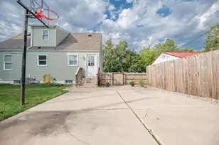 822 E Jefferson Ave, La Porte, IN 46350 - Photo 12