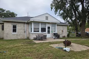 145 N Wood St, Griffith, IN 46319 - Photo 16