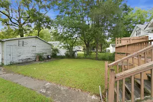 715 Fairfield Ave, Michigan City, IN 46360 - Photo 2