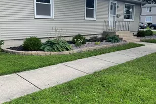 7519 Maplewood Ave, Hammond, IN 46324 - Photo 2