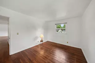 105 Hummingbird Dr, Trail Creek, IN 46360 - Photo 10