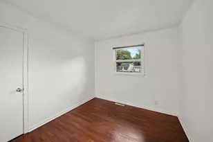 105 Hummingbird Dr, Trail Creek, IN 46360 - Photo 12