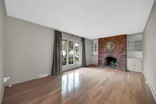 1326 Camellia Dr, Munster, IN 46321 - Photo 8