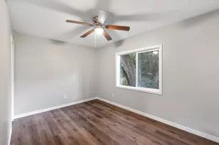 528 Circle Dr, La Porte, IN 46350 - Photo 8