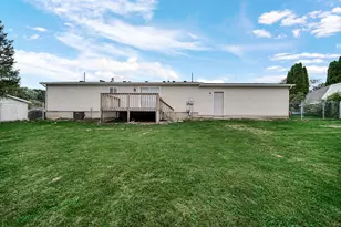 2041 N Coachlight Dr, La Porte, IN 46350 - Photo 2