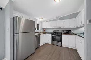 2041 N Coachlight Dr, La Porte, IN 46350 - Photo 6