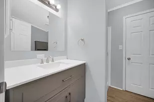 2041 N Coachlight Dr, La Porte, IN 46350 - Photo 14