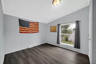 2041 N Coachlight Dr, La Porte, IN 46350 - Photo 18