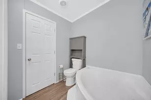 2041 N Coachlight Dr, La Porte, IN 46350 - Photo 16