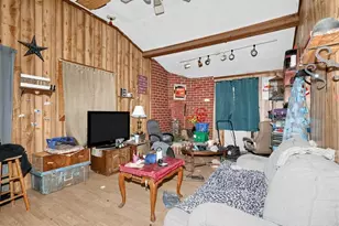 1905 E Knight St, Brazil, IN 47834 - Photo 4