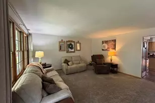512 Osage Dr, Dyer, IN 46311 - Photo 4