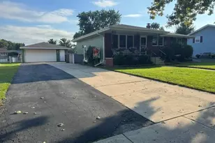 512 Osage Dr, Dyer, IN 46311 - Photo 2