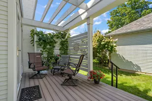 207 Kraus Dr, Valparaiso, IN 46383 - Photo 10