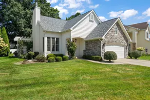 207 Kraus Dr, Valparaiso, IN 46383 - Photo 2