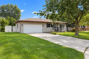 103 Poplar Ct, Hebron, IN 46341 - Photo 4