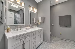 6046 Trailcreek Ave, Portage, IN 46368 - Photo 16