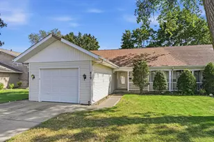 819 N Wiggs St, Griffith, IN 46319 - Photo 1