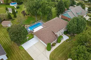 9120 Franklin Dr, Saint John, IN 46373 - Photo 4