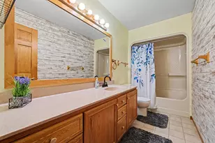 2678 S Collins Dr, La Porte, IN 46350 - Photo 10