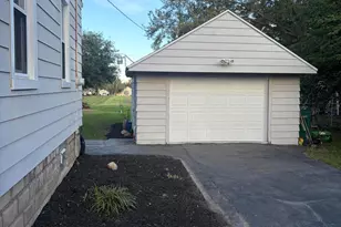 7509 Marshall St, Merrillville, IN 46410 - Photo 2