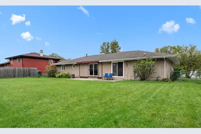 1117 E Greenwood Avenue, Crown Point, IN 46307 - Photo 2