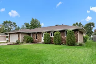 1117 E Greenwood Ave, Crown Point, IN 46307 - Photo 1