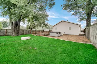 203 E Manor Dr, Griffith, IN 46319 - Photo 16