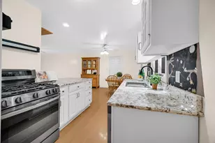 203 E Manor Dr, Griffith, IN 46319 - Photo 4