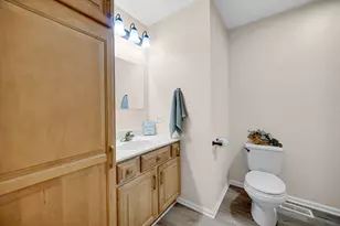 203 E Manor Dr, Griffith, IN 46319 - Photo 10