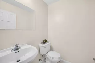 203 E Manor Dr, Griffith, IN 46319 - Photo 12