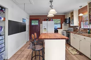 106 S Adams St, Hebron, IN 46341 - Photo 8