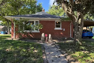 106 S Adams St, Hebron, IN 46341 - Photo 1
