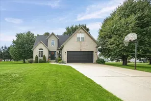 306 Heatherwood Dr E, Valparaiso, IN 46383 - Photo 2