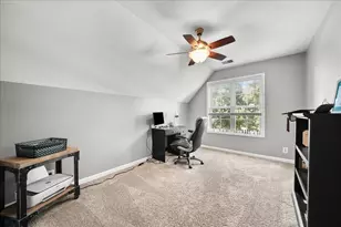 306 Heatherwood Dr E, Valparaiso, IN 46383 - Photo 28