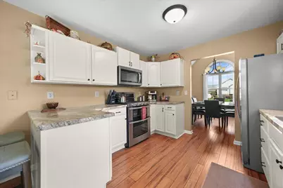 306 Heatherwood Drive E, Valparaiso, IN 46383 - Photo 10