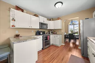306 Heatherwood Dr E, Valparaiso, IN 46383 - Photo 10