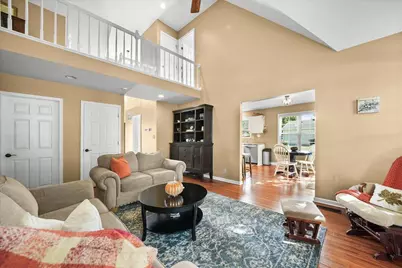 306 Heatherwood Drive E, Valparaiso, IN 46383 - Photo 8