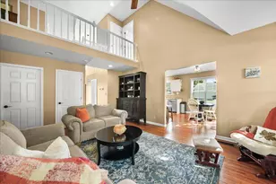 306 Heatherwood Dr E, Valparaiso, IN 46383 - Photo 8