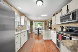 306 Heatherwood Dr E, Valparaiso, IN 46383 - Photo 12