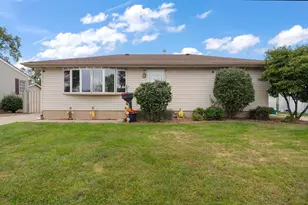 3527 43rd St, Highland, IN 46322 - Photo 2
