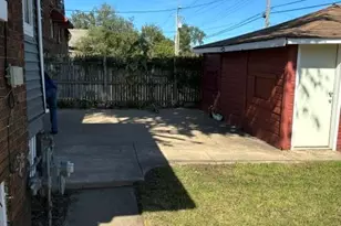 407 McKinley St, Gary, IN 46404 - Photo 4