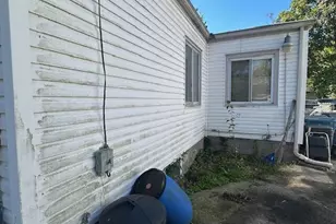 1055 N Vanderburg St, Gary, IN 46403 - Photo 12
