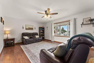 5482 E 400 N, Rolling Prairie, IN 46371 - Photo 4