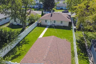 1242 W 1st Pl, Hobart, IN 46342 - Photo 20