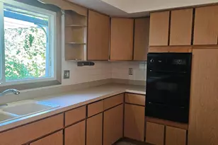 129 Concord Dr, Michigan City, IN 46360 - Photo 4