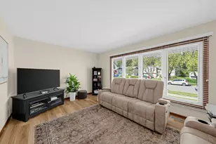 909 Tyler Ave, Dyer, IN 46311 - Photo 4