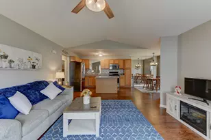 1048 N Woodlawn Ave, Griffith, IN 46319 - Photo 12