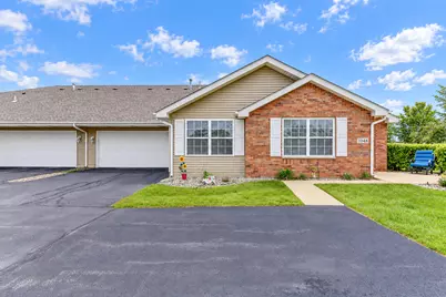 1048 N Woodlawn Avenue, Griffith, IN 46319 - Photo 1