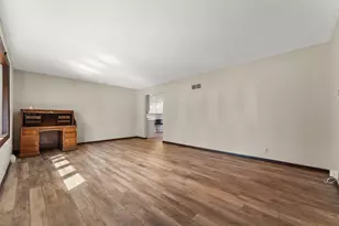8980 E 91st Ct, Crown Point, IN 46307 - Photo 4