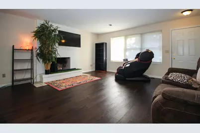417 Hickory Street NW, Demotte, IN 46310 - Photo 4